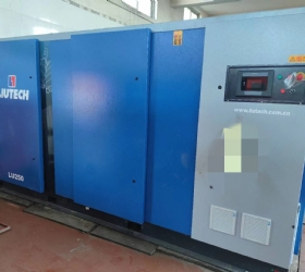 河南某大型企业采用两台柳泰克250KW螺杆空压机